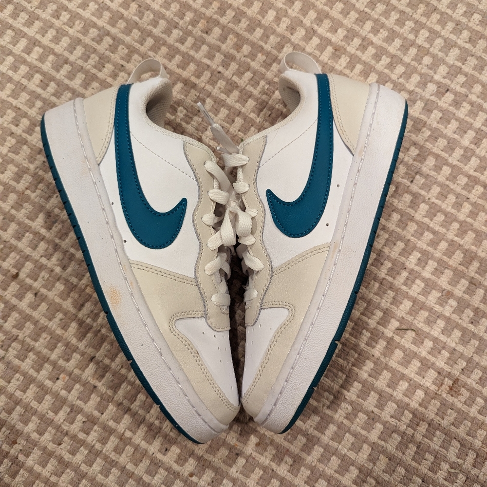 Nike lows